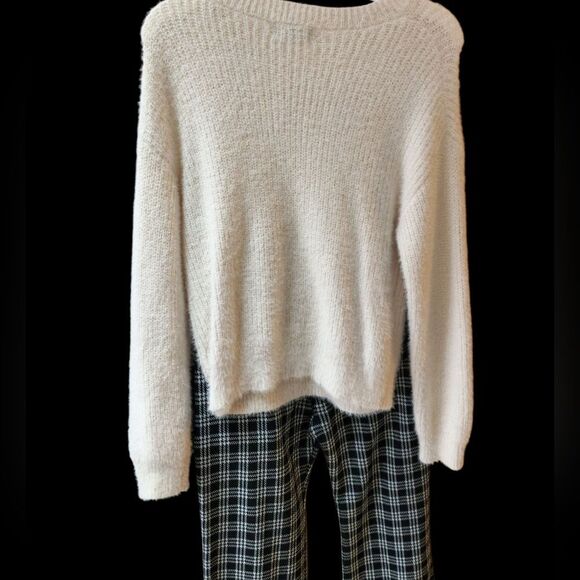 Girls Sweater And Flared Pants Set - Picture 2 of 5